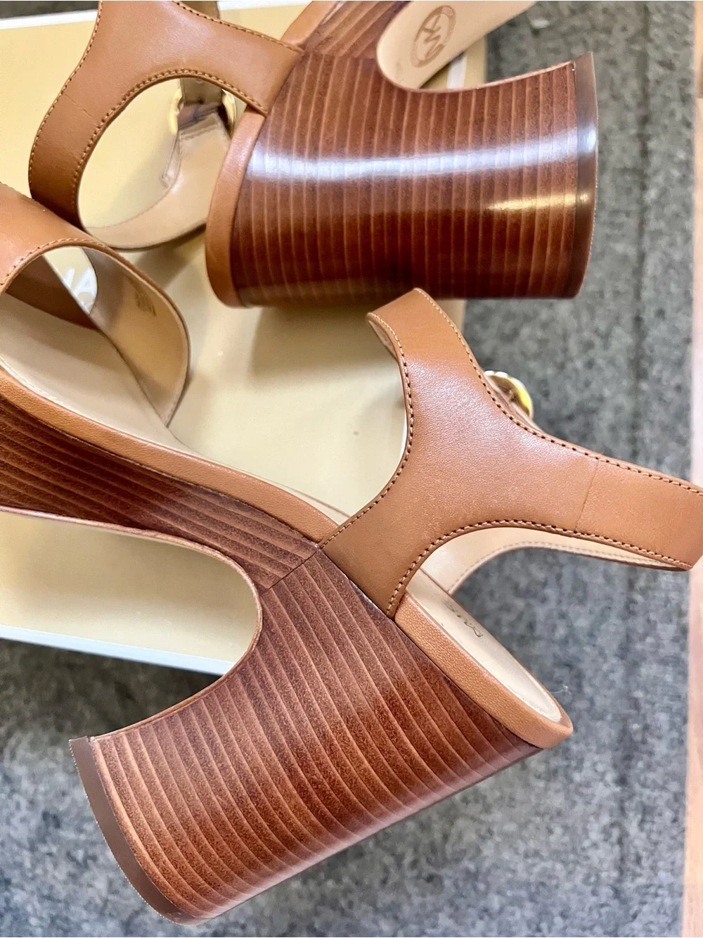 Michael Michael Kors Platform Block Heel Sandals Tan size 7.5